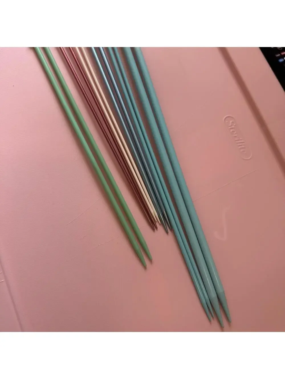 Vintage Susan Bates +‎ Single Point Knitting Needles Plastic Metal Assorted Lot